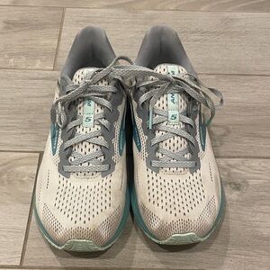 Brooks Women's Gray and Teal Athletic Shoes
